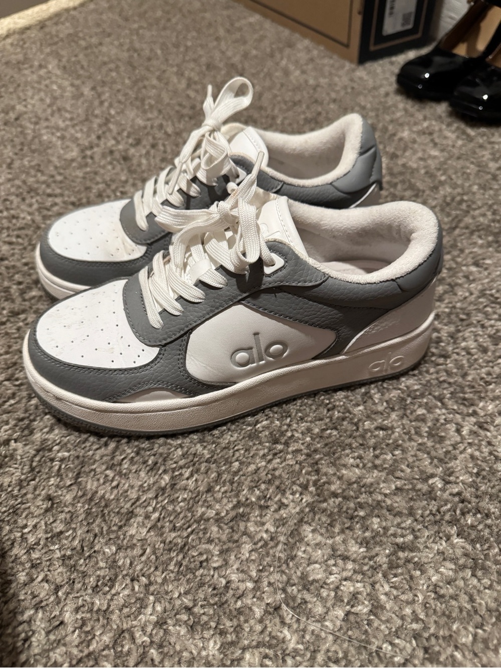 Alo Low-Top Sneakers in White and Gray